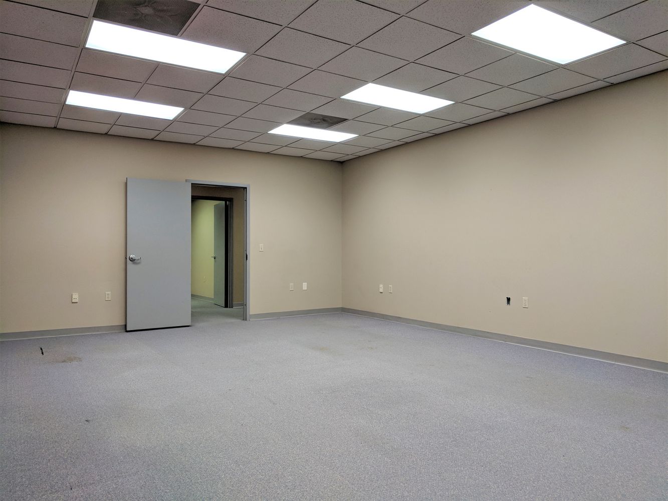 901 West Main Street, El Paso, IL 61738